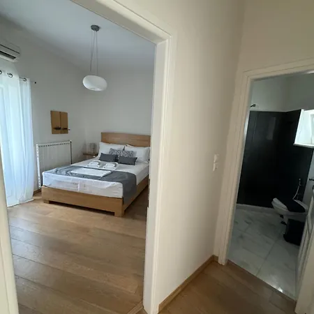 Thetis Deluxe Naousa (Paros)